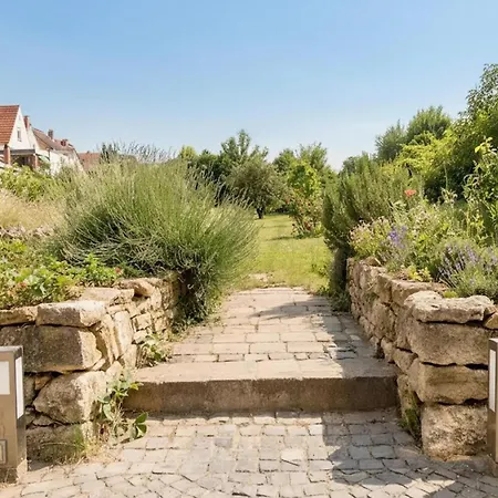 Gartenhaus Land-idylle In Der Stadt בית נופש