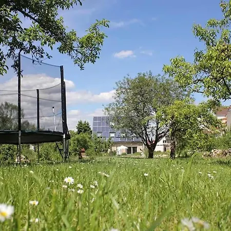 Gartenhaus Land-idylle In Der Stadt בית נופש *